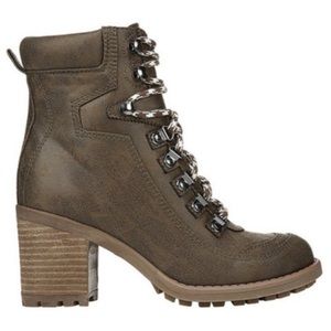 LIKE NEW Fall Winter Boots